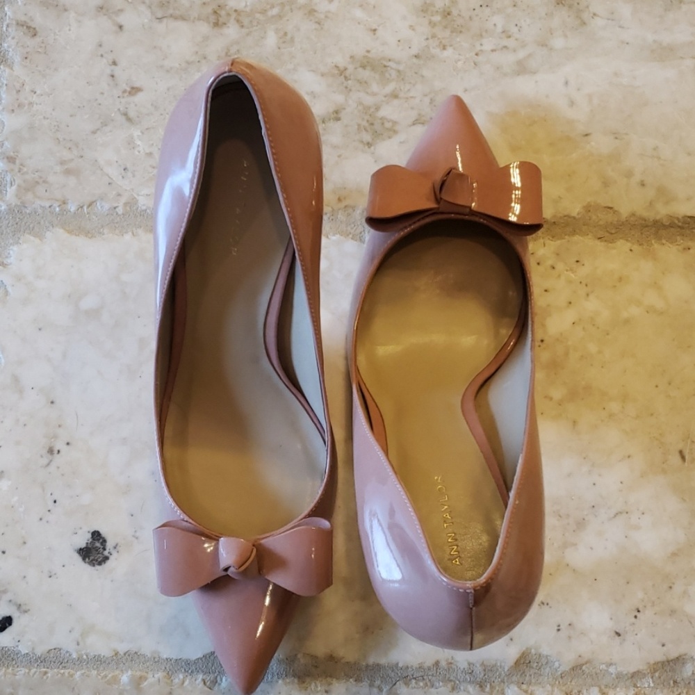 Ann Taylor pumps